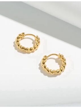 New! 18K Gold Plated Puffy Huggie Hoop Earrings (2011) NWOT